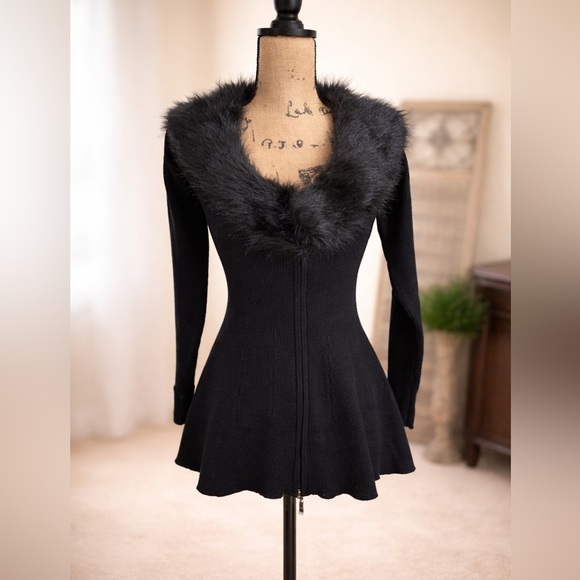 VENUS Sweaters - Venus Black Ribbed Cardigan with Faux Fur Collar – Size XL